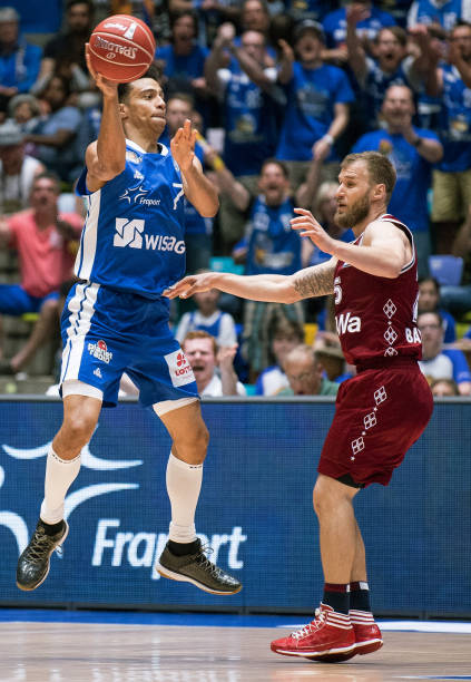 更是全世界 更是全世界